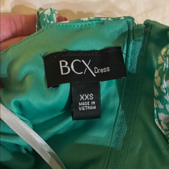 BCX XXS Green and White Floral Mini Dress - Picture 3 of 4